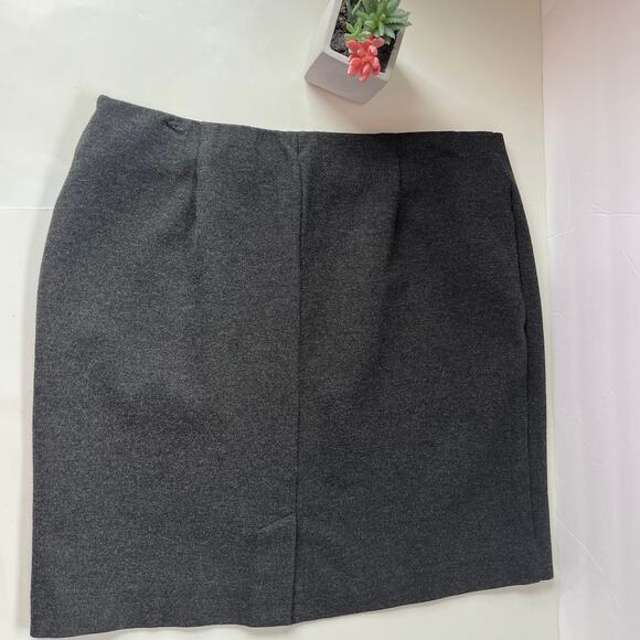 J.JILL Ponte Pencil Skirt Sz MP Charcoal Gray Stretch PullOn  Knee Length Career - Picture 2 of 11